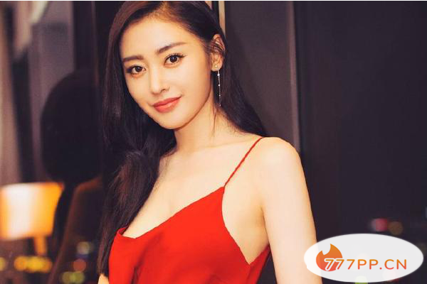 中国十大90后美女排行榜 郑爽李沁上榜，第一名是为新疆美女