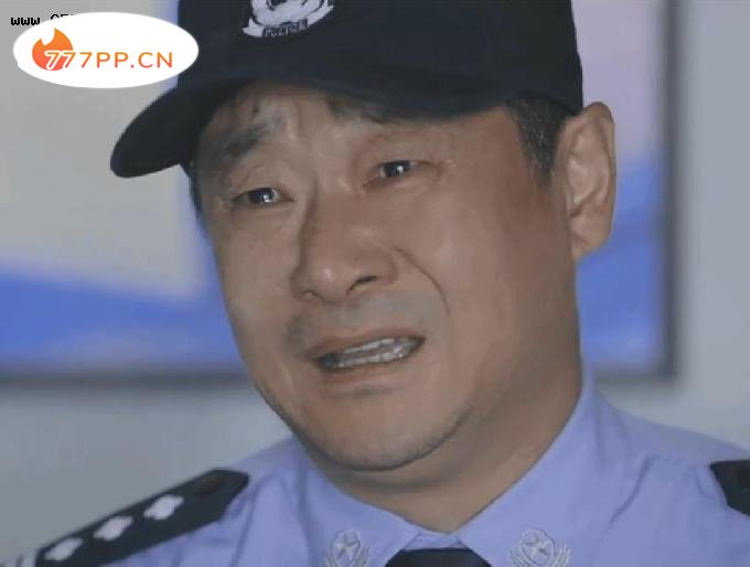 《警察荣誉》中，王景春饰演的所长为曹建军求情，既心酸又心疼